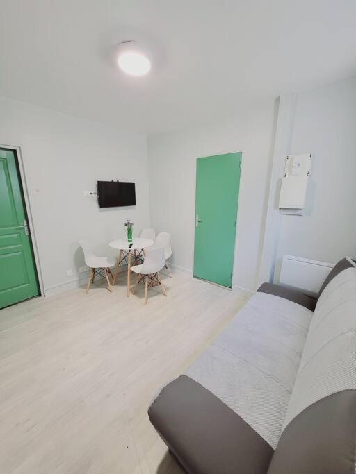 Appartement Proche St Denis "Appart 3" Pierrefitte sur Seine Bagian luar foto